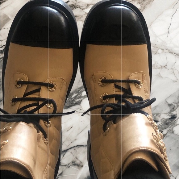 Chanel Beige and Black Lace-Up Moto Boots size 40 euro size approx size 10 Rare - Picture 3 of 17